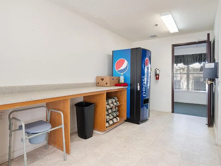 Ridgewood Place Senior Apartment — Photo 8