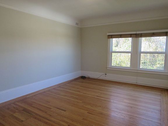 4th image of 3037 Pierce St #4