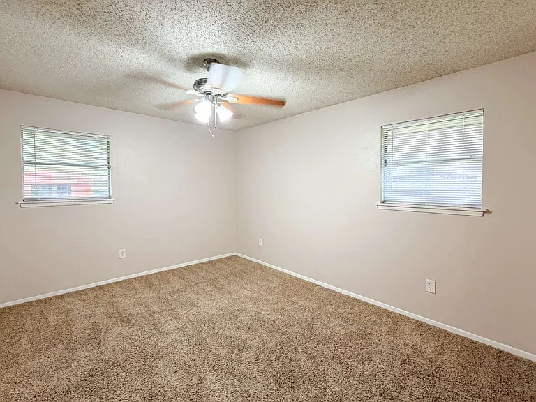 3708 Holland Dr — Photo 20