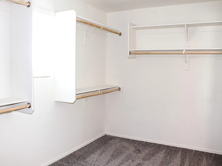 1829 W Spur Dr — Photo 37