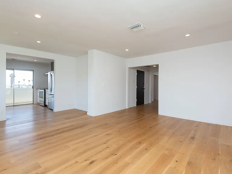 5935 Chula Vista Way #PENTHOUSE — Photo 2