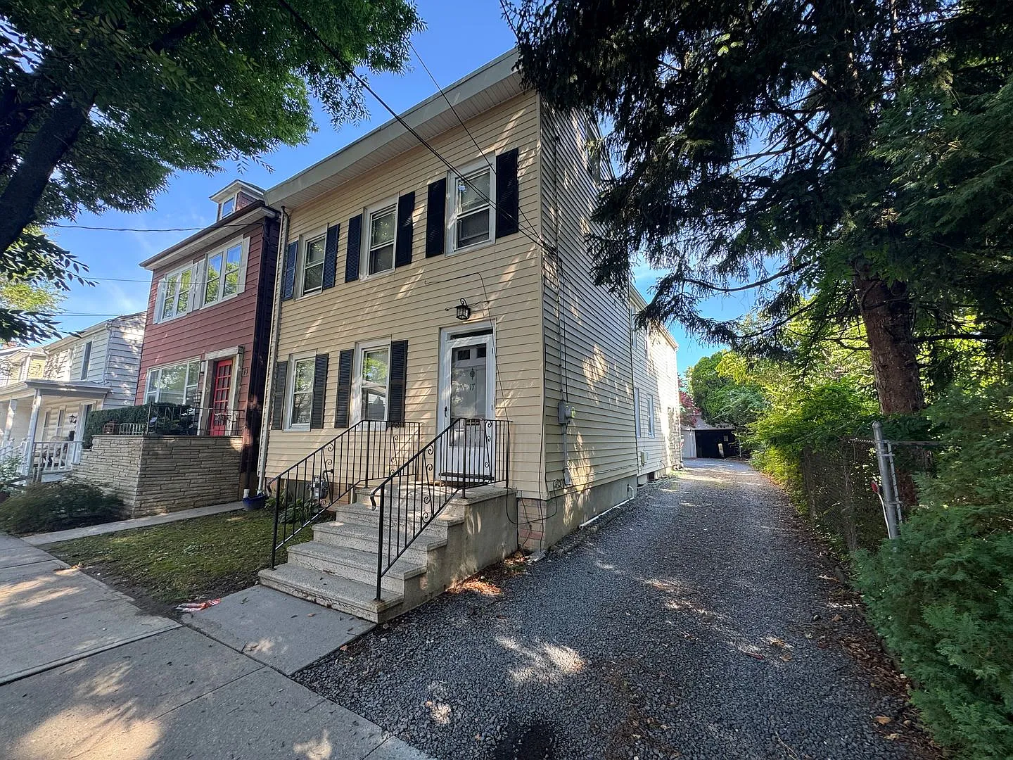 Whole House One Block From Downtown Witherspoon — Photo 1