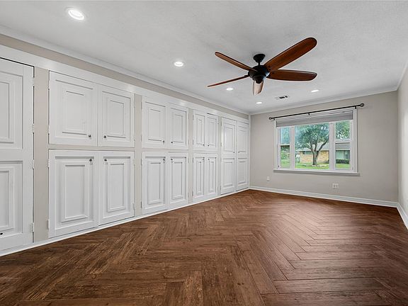 4th image of 2210 Nina Lee Ln