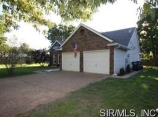 1609 Progress Ln, Belleville, IL 62221