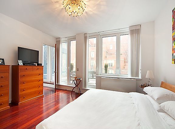 4th image of 125 W 21st St APT 10B