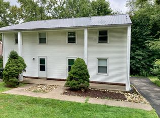 9748 Bellcrest Rd, Pittsburgh, PA 15237