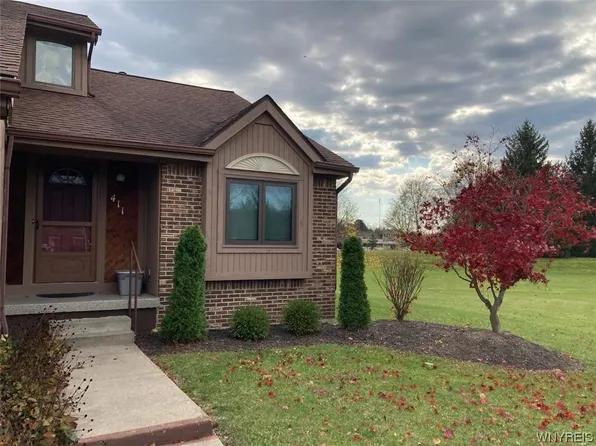 411 Robin Rd, Buffalo, NY 14228