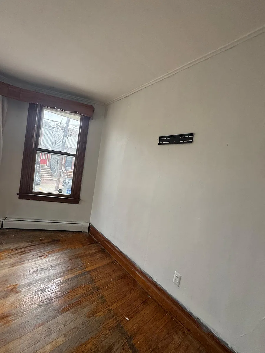 Building Photo - 112 Patterson St #1