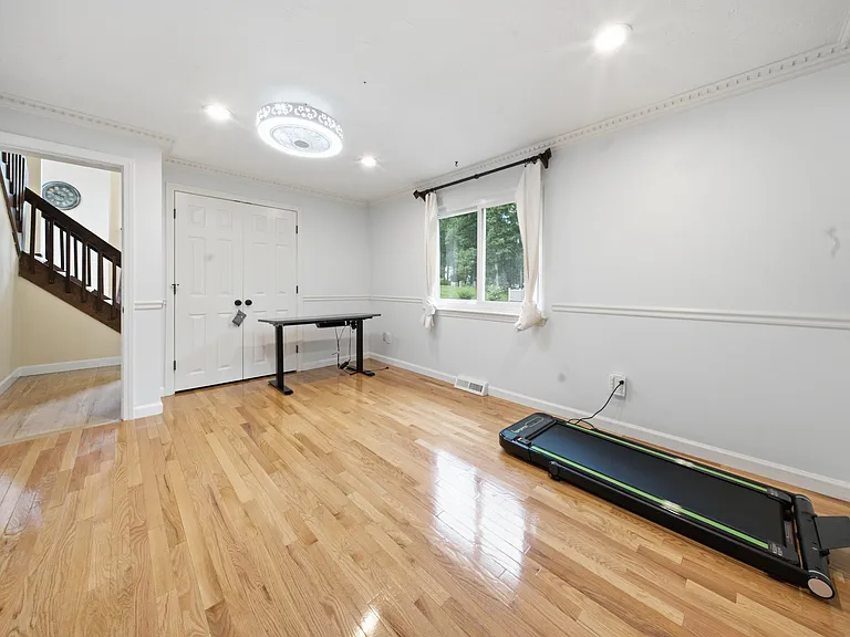 7 Sherborne Cir — Photo 9