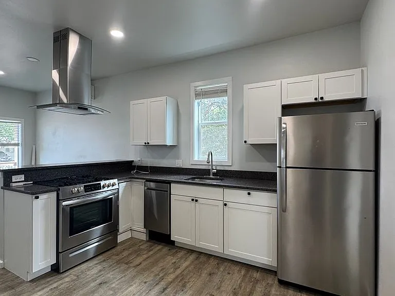 705 N Water St — Photo 8