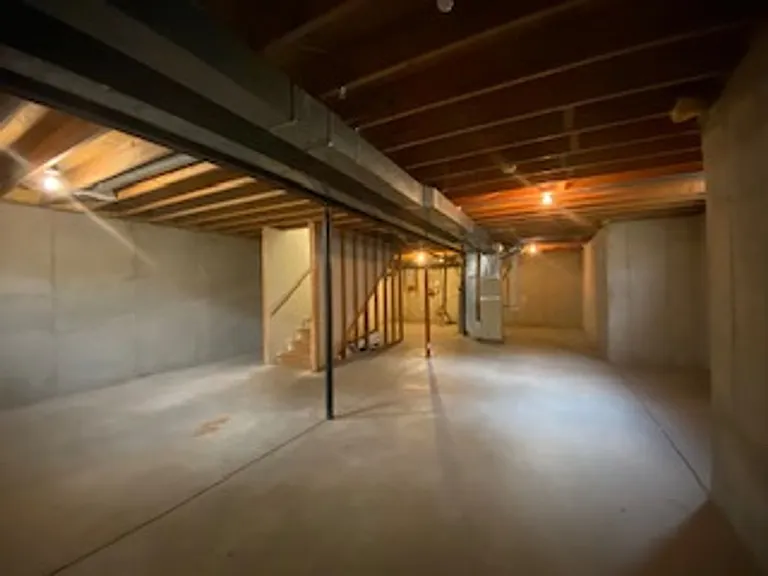 819 Colonial Manor Dr — Photo 18