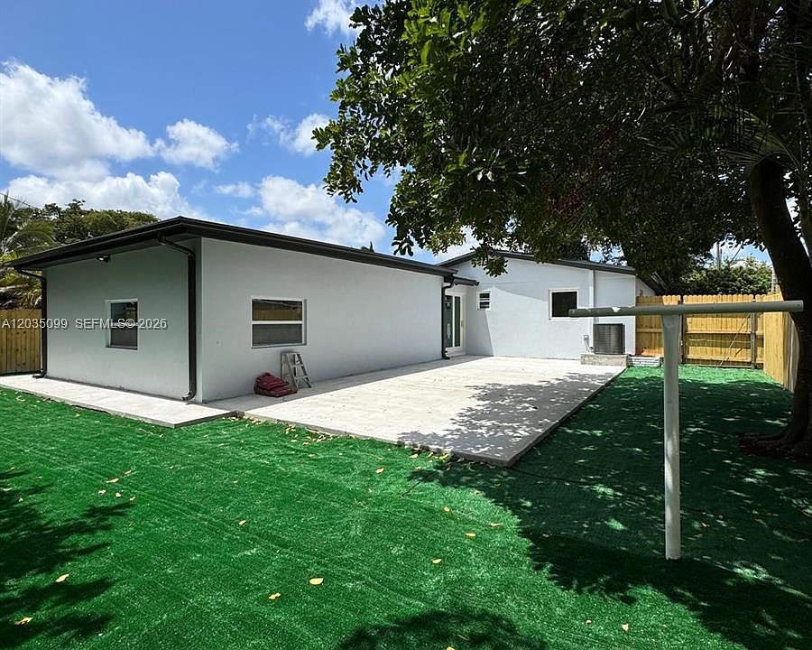 1st image of 4028 SW 49th Ct