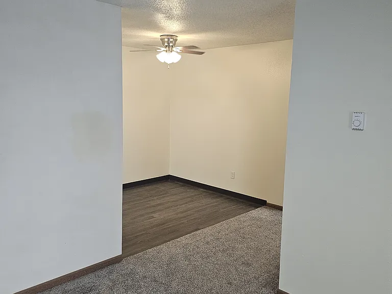1544 E Gateway Cir S — Photo 14