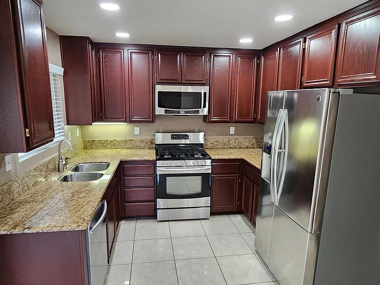 1251 Boca Raton Dr — Photo 6