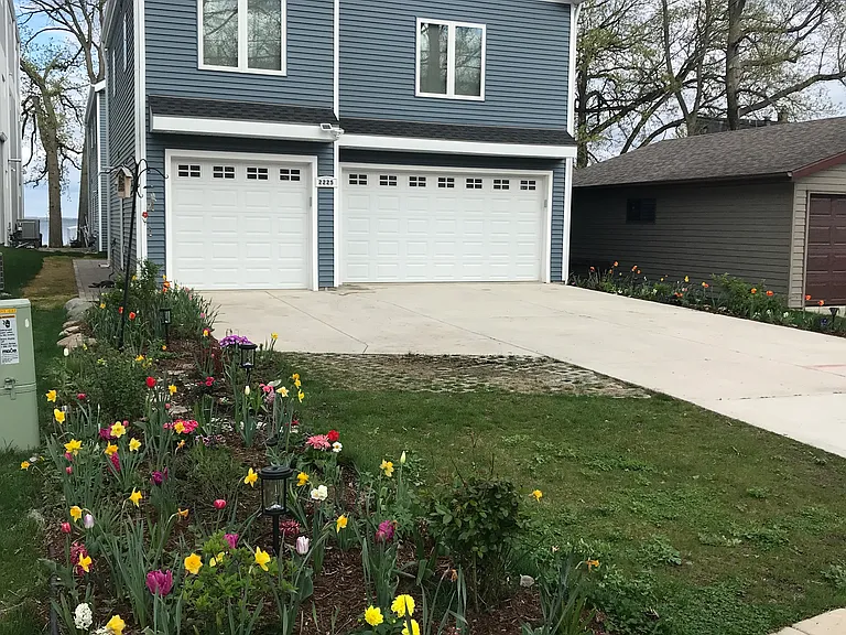 2225 Middleton Beach Rd — Photo 4