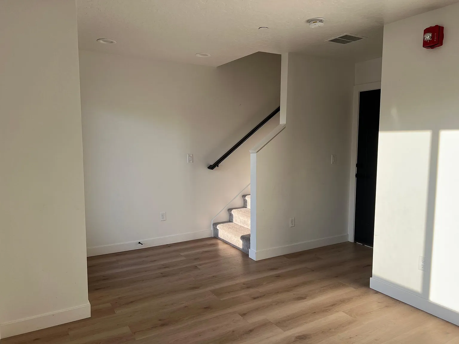 2 bed, 2.5 bath, 1250 sqft, $2,700 — Photo 4