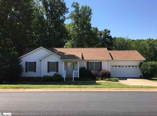 138 Red Globe Ln, Woodruff, SC 29388
