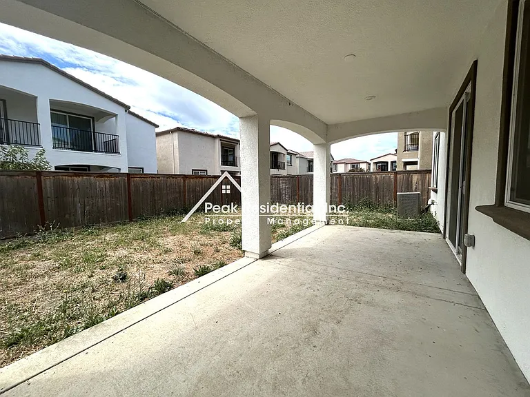5725 Harveston Way — Photo 34
