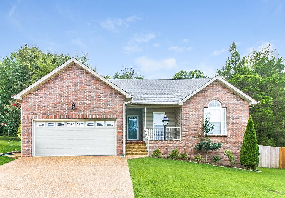 1st image of 208 Harbor Hill Ct