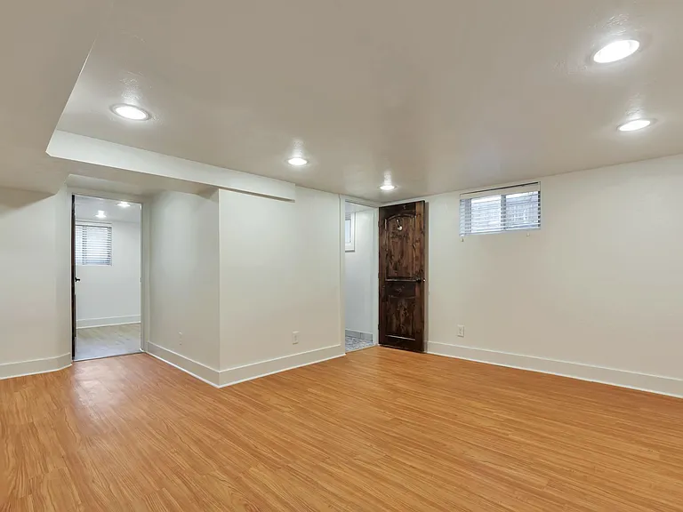 4858 S Viewmont St — Photo 47