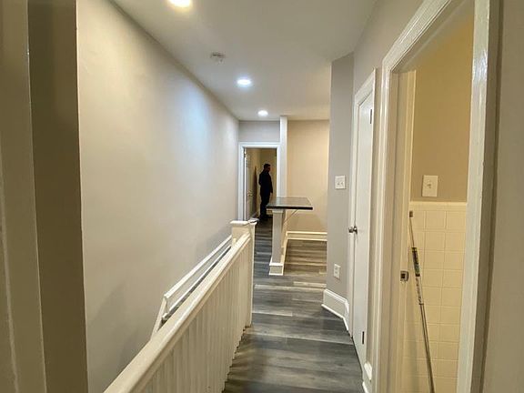 3rd image of 1034 W Olney Ave