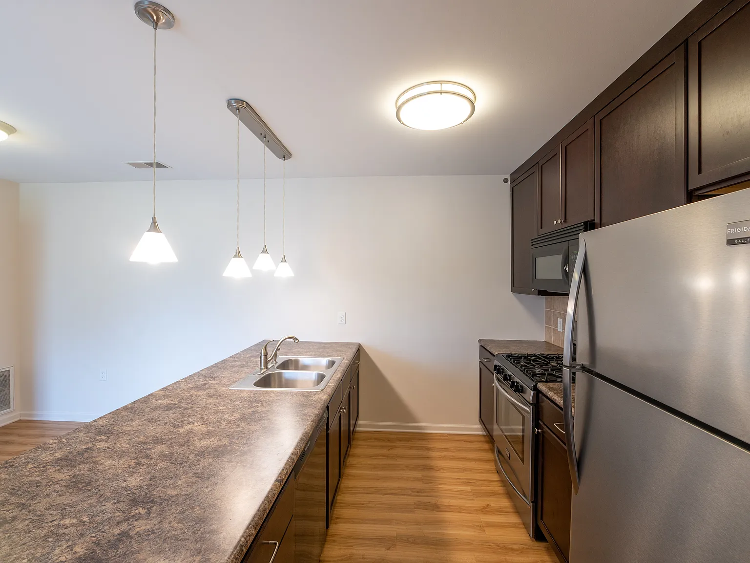 The Gateway II Apartments — Photo 4
