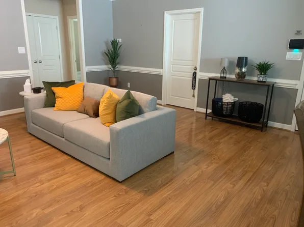 5118 Druid Cross Rd, Fayetteville, NC 28314