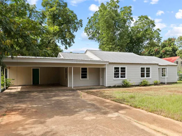 304 Monroe St, Farmerville, LA 71241