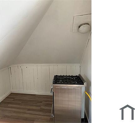 4th image of 5421 S Warner St #4