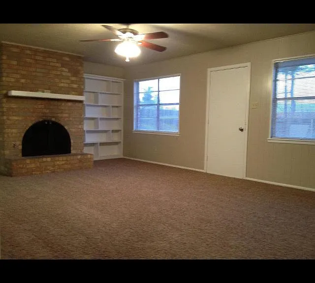 4416 53rd St — Photo 3