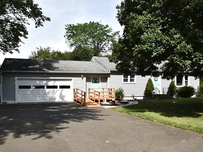 4230 Whitney Ave — Photo 1