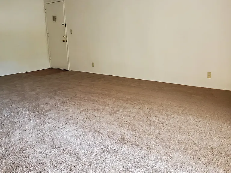 1362 Lafayette Rd #M — Photo 12