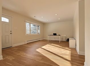 2946 Knollwood Ln, Glenview, IL 60025