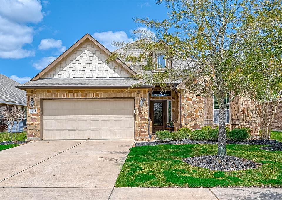 Welcome Home to 14715 E. Red Bayberry in Fairfield.