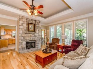 5133 Roberts St, Shawnee, KS 66226