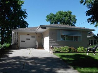 136 W 1st St, Dimock, SD 57331