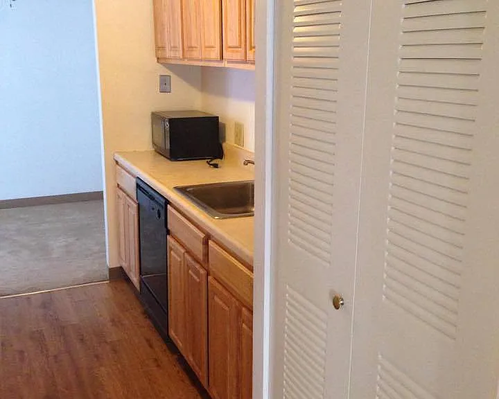 Maiden Square Apartments — Photo 36