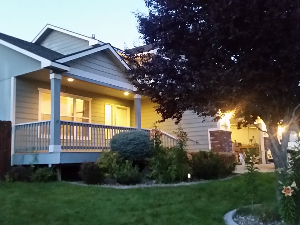 Front deck, view from SWlawn