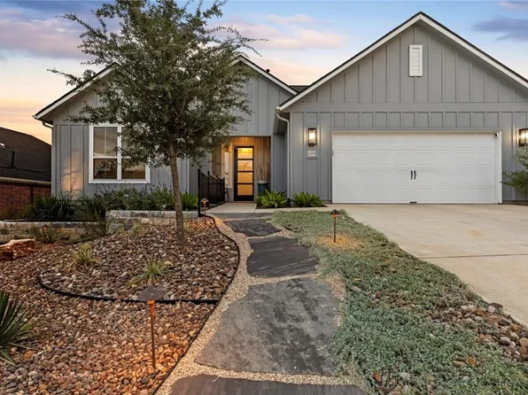 1355 Dancing Oak Ln, San Marcos, TX 78666