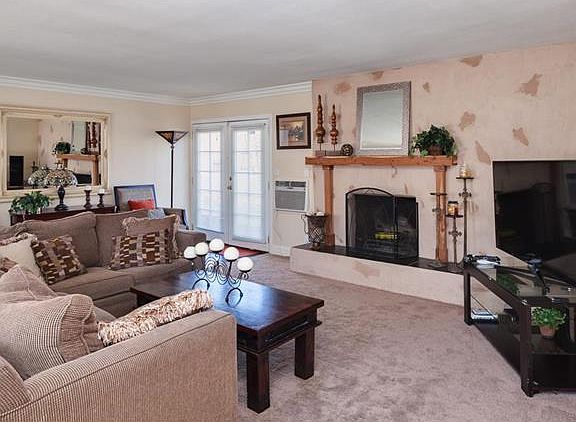 3rd image of 4402 Casa Oro Dr