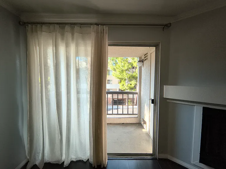 5530 Owensmouth Ave #233 — Photo 17
