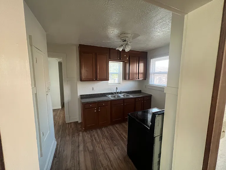 Updated, and Flexible 2-3 Bedroom Bungalow Near UNM & CNM — Photo 9