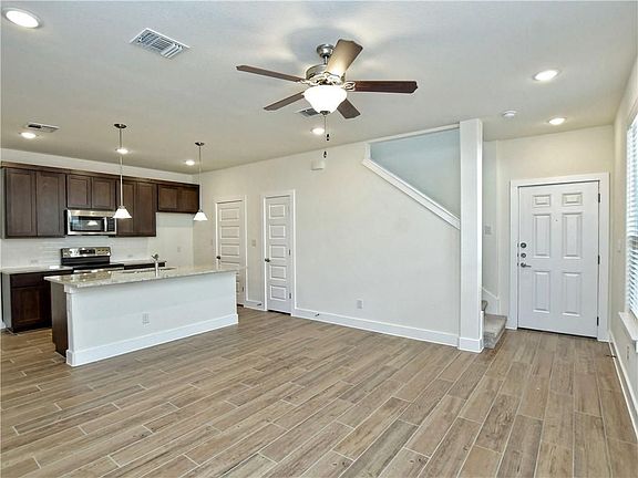 4th image of 629 Parkline Dr #7A