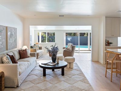 6937 Cozycroft Ave, Winnetka, CA, 91306
