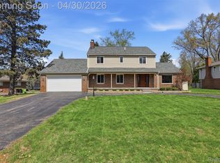 7978 Little Farm Ln, West Bloomfield, MI 48322