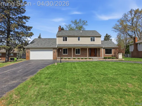 7978 Little Farm Ln, West Bloomfield, MI 48322