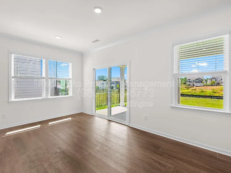 9008 Catboat St — Photo 14