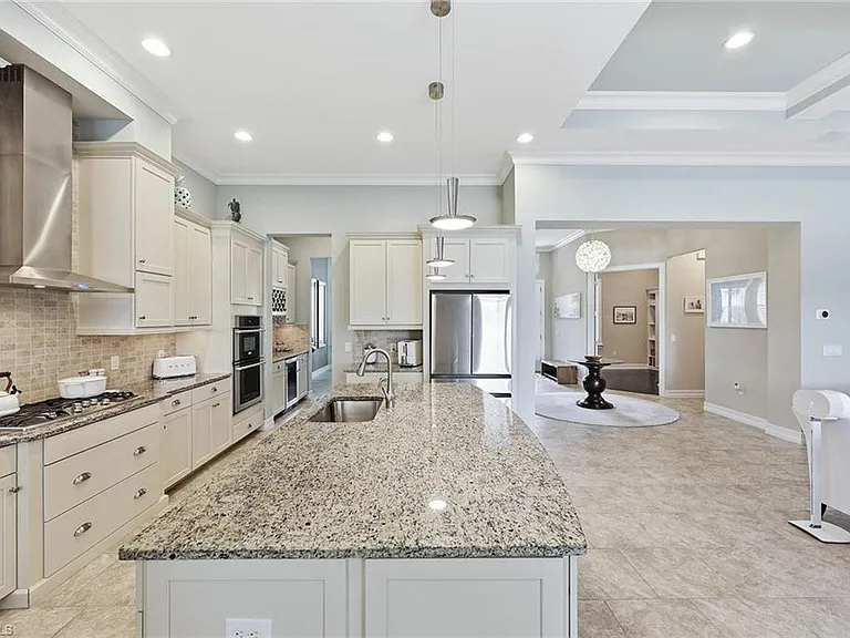 9446 Lagomar Ct — Photo 10