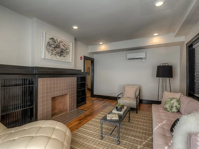 Colonial Hotel Apartments — Photo 9
