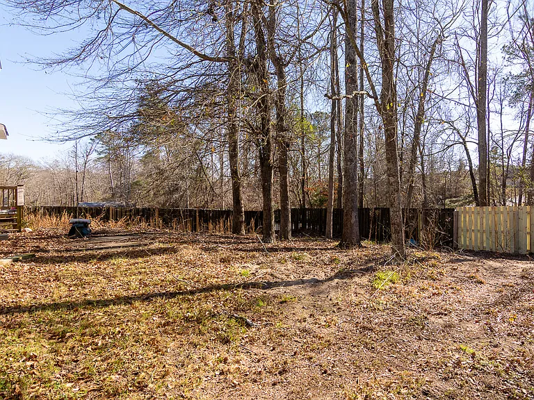 700 Keyes Dr — Photo 25
